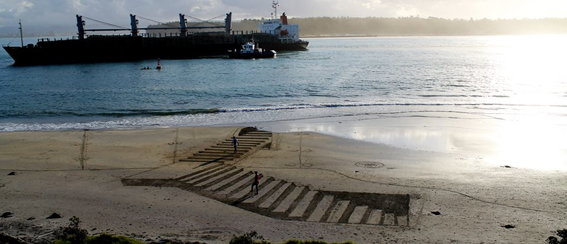 Illustration for article titled These Gorgeous Beachside Optical Illusions Will Fool You